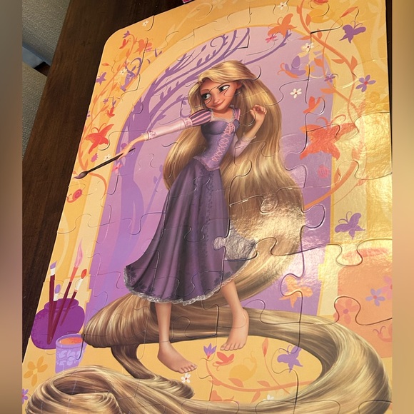 Disney Tangled 2’x3’ puzzle - Picture 2 of 7